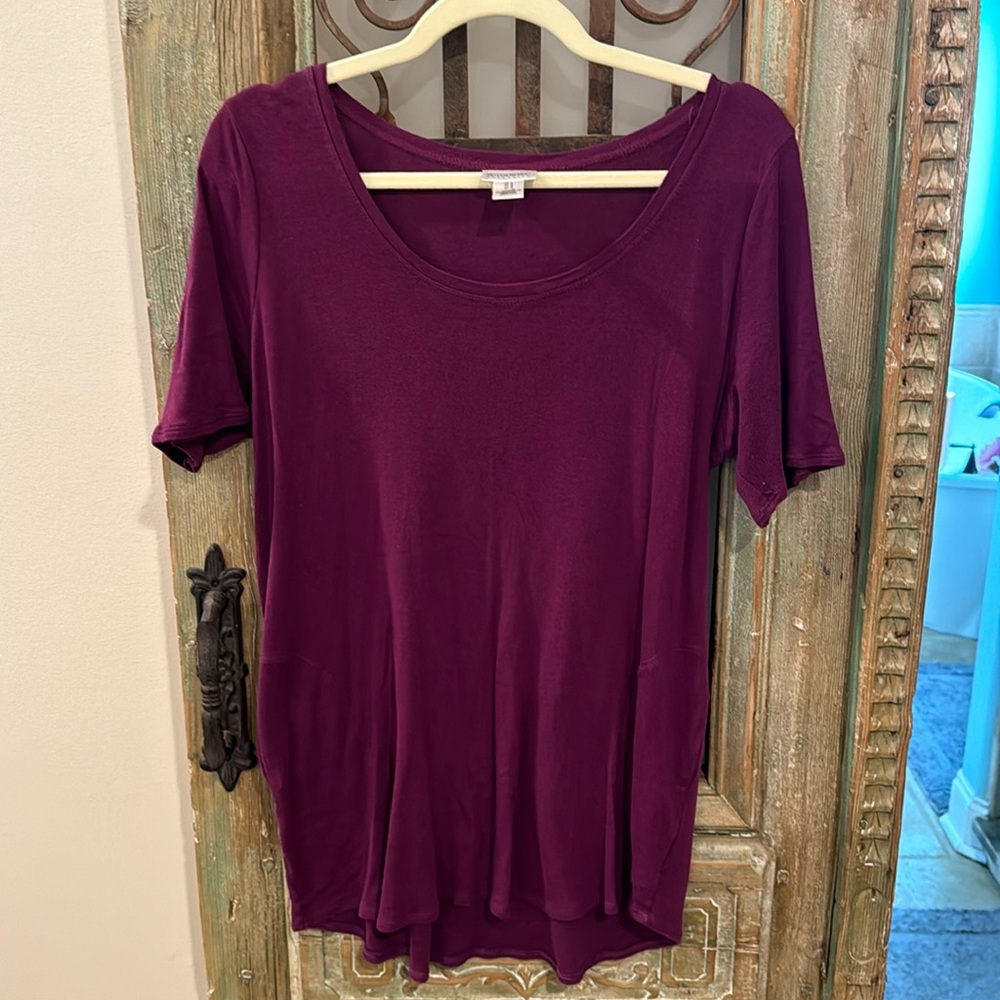 Motherhood Maternity top with pockets